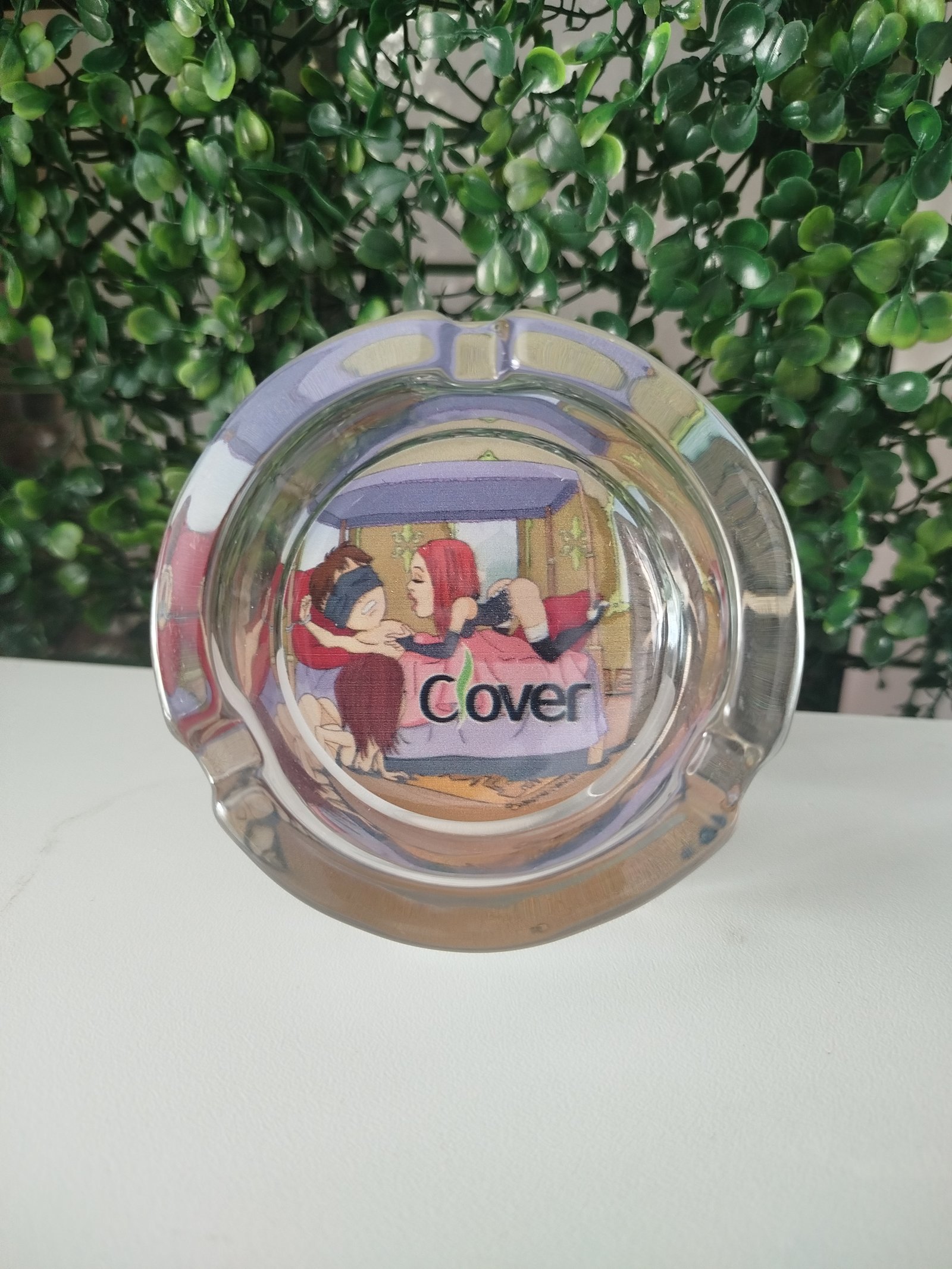 Cinzeiro vidro clover |