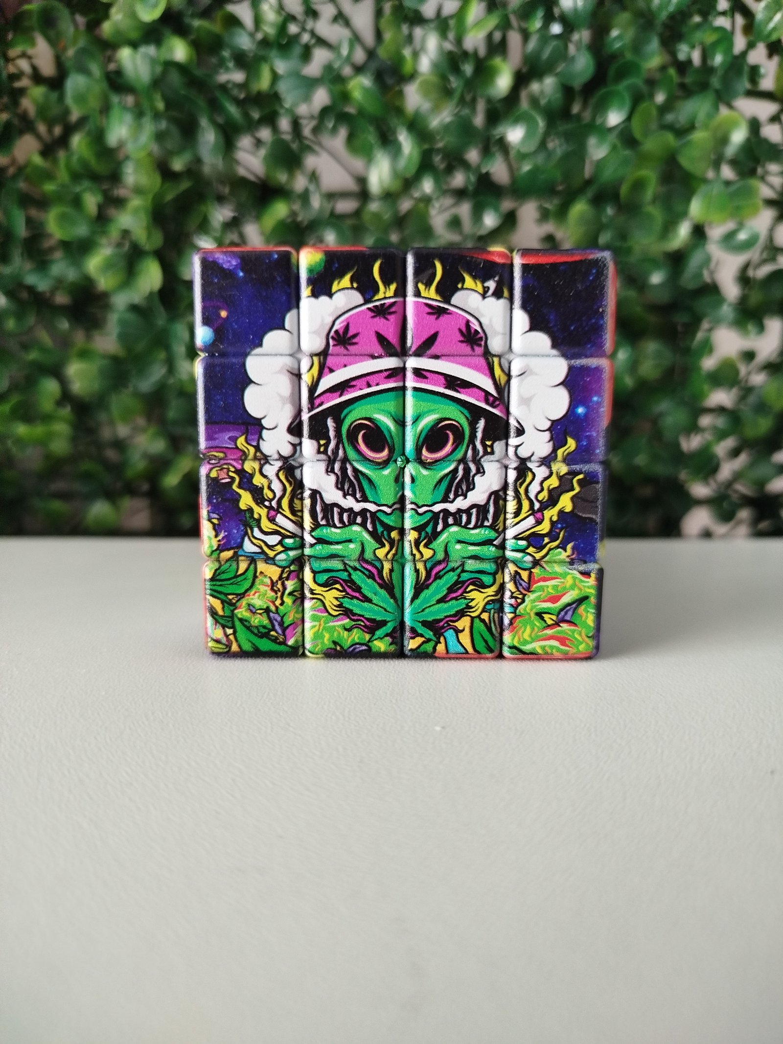 Cubo Mágico Alienígena Folha